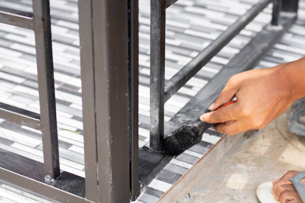 Faut-il décaper complètement la rouille avant d’appliquer une peinture fer sur une grille ou un balcon ? post thumbnail image